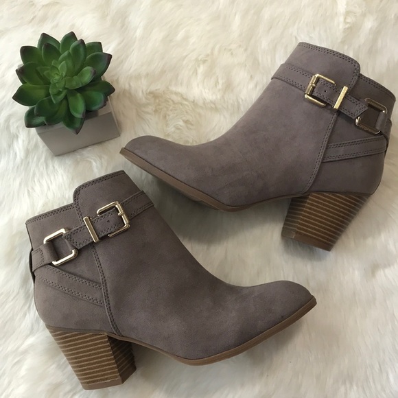 Express Shoes - 💕NWOT-Express Ankle Booties with Gold Buckle 🌸💕